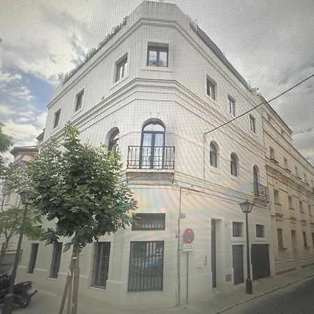 Apartamentos Montevideo 6 塞维利亚 外观 照片