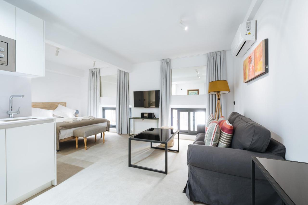 Apartamentos Montevideo 6 塞维利亚 外观 照片