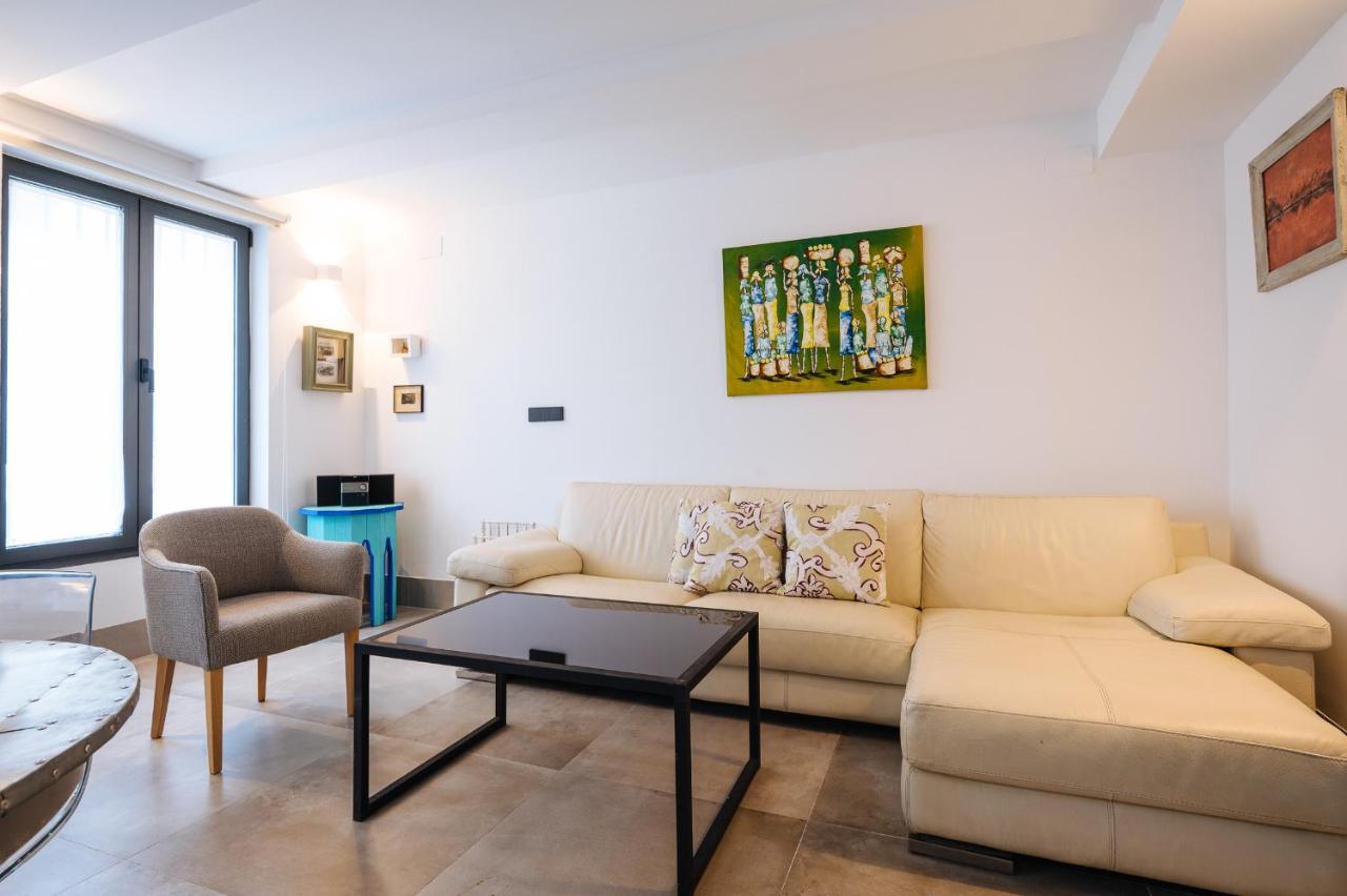 Apartamentos Montevideo 6 塞维利亚 外观 照片