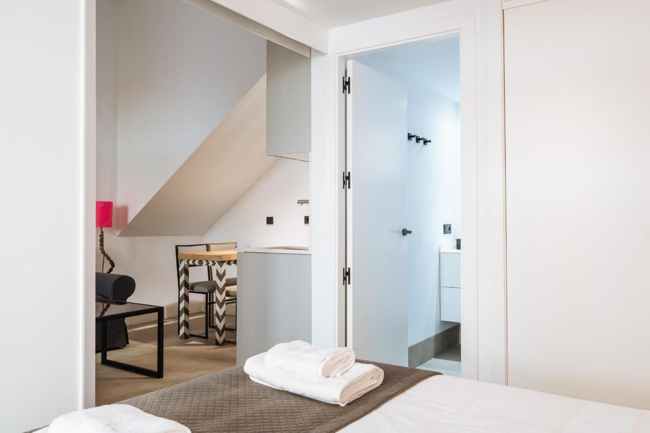 Apartamentos Montevideo 6 塞维利亚 外观 照片