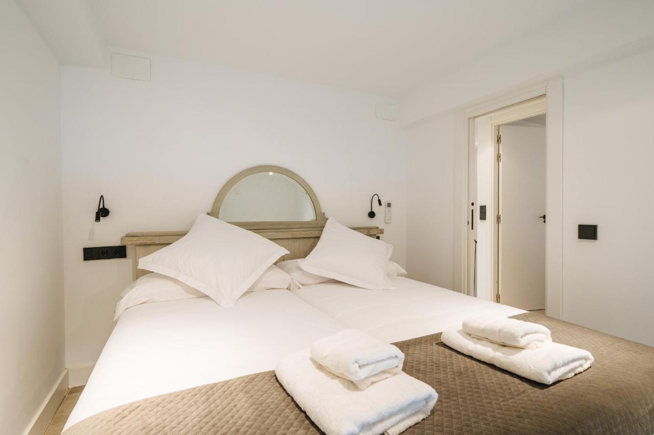 Apartamentos Montevideo 6 塞维利亚 外观 照片