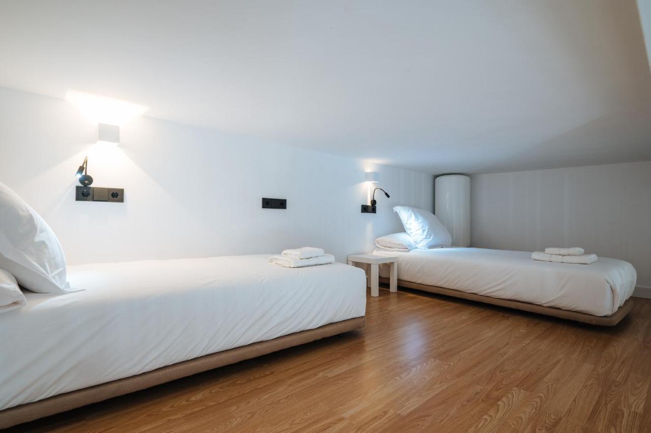 Apartamentos Montevideo 6 塞维利亚 外观 照片
