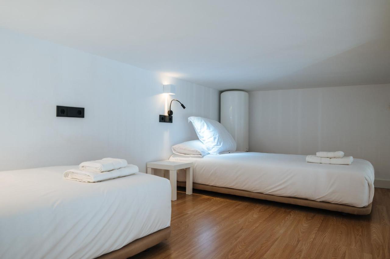Apartamentos Montevideo 6 塞维利亚 外观 照片