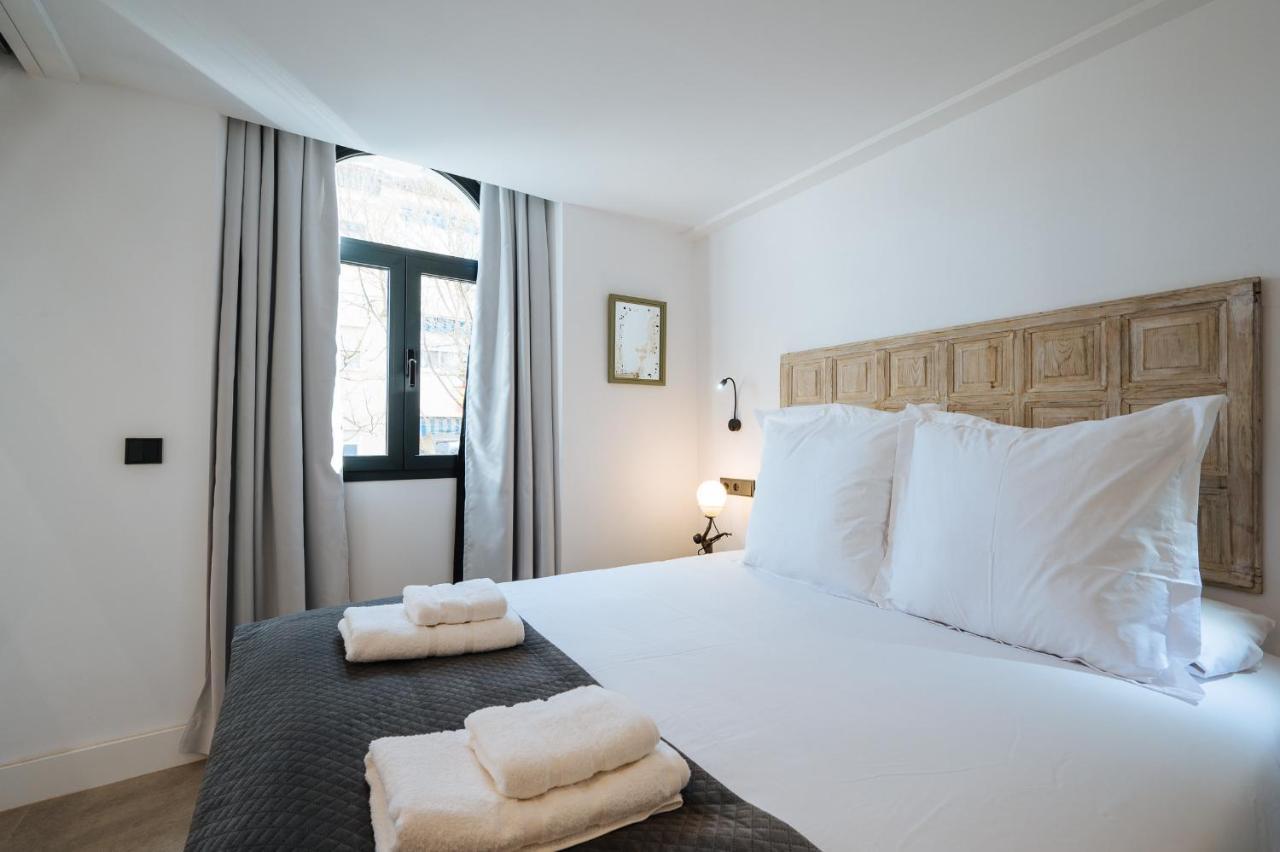 Apartamentos Montevideo 6 塞维利亚 外观 照片