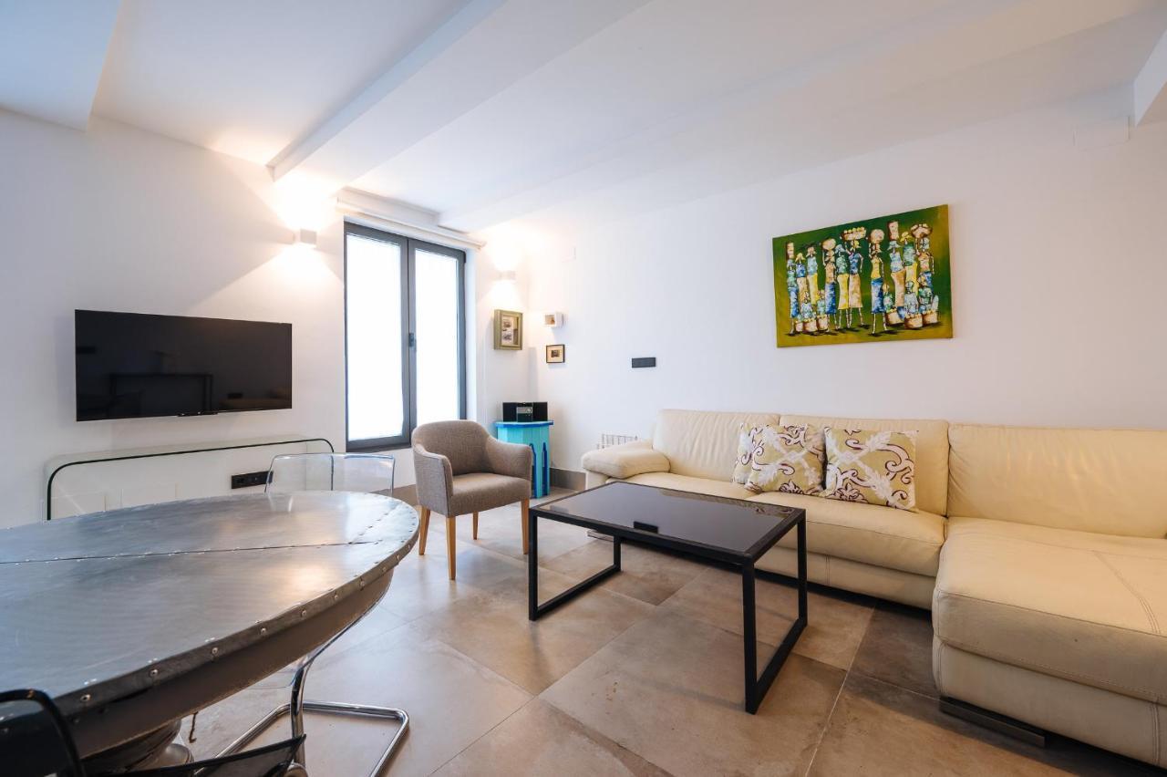 Apartamentos Montevideo 6 塞维利亚 外观 照片