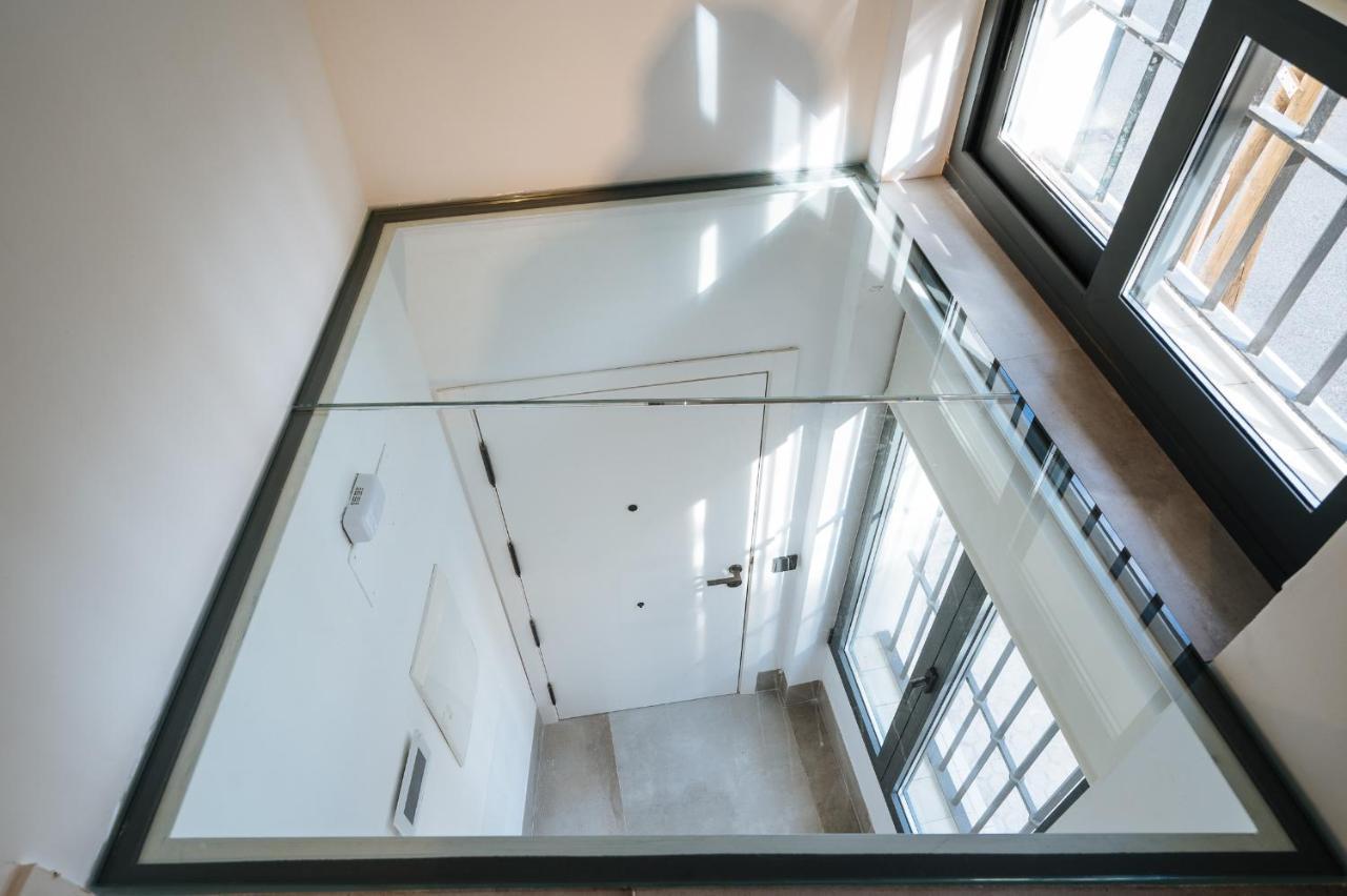 Apartamentos Montevideo 6 塞维利亚 外观 照片