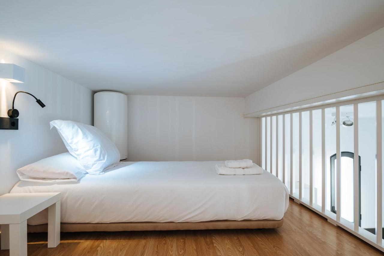 Apartamentos Montevideo 6 塞维利亚 外观 照片