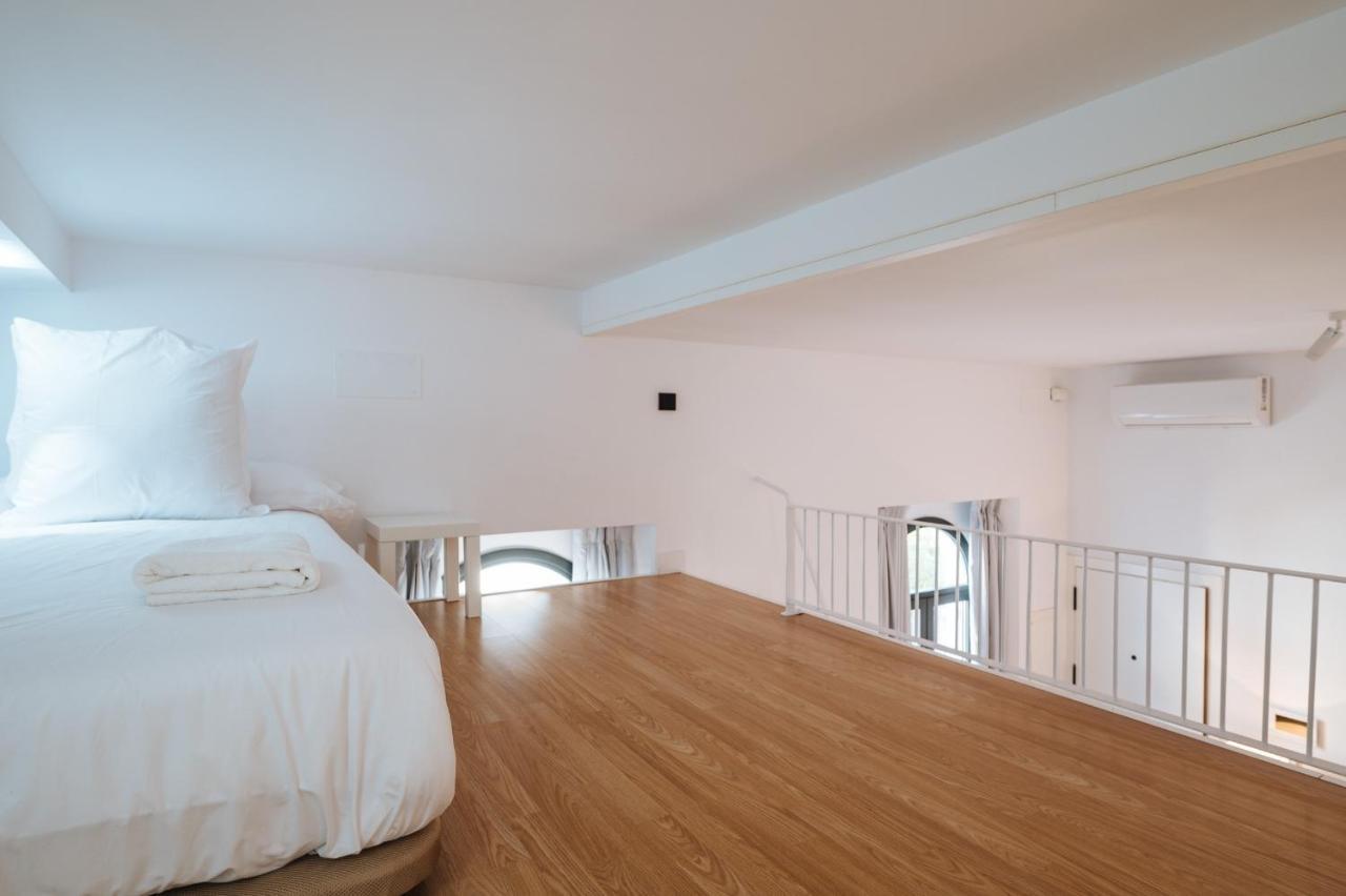 Apartamentos Montevideo 6 塞维利亚 外观 照片