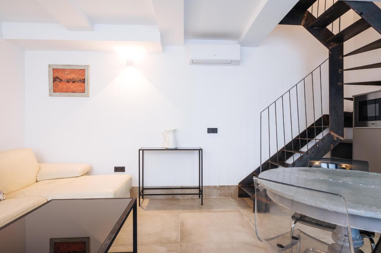 Apartamentos Montevideo 6 塞维利亚 外观 照片