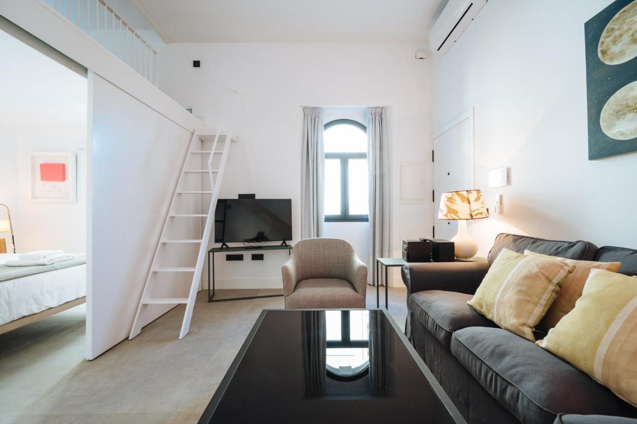 Apartamentos Montevideo 6 塞维利亚 外观 照片