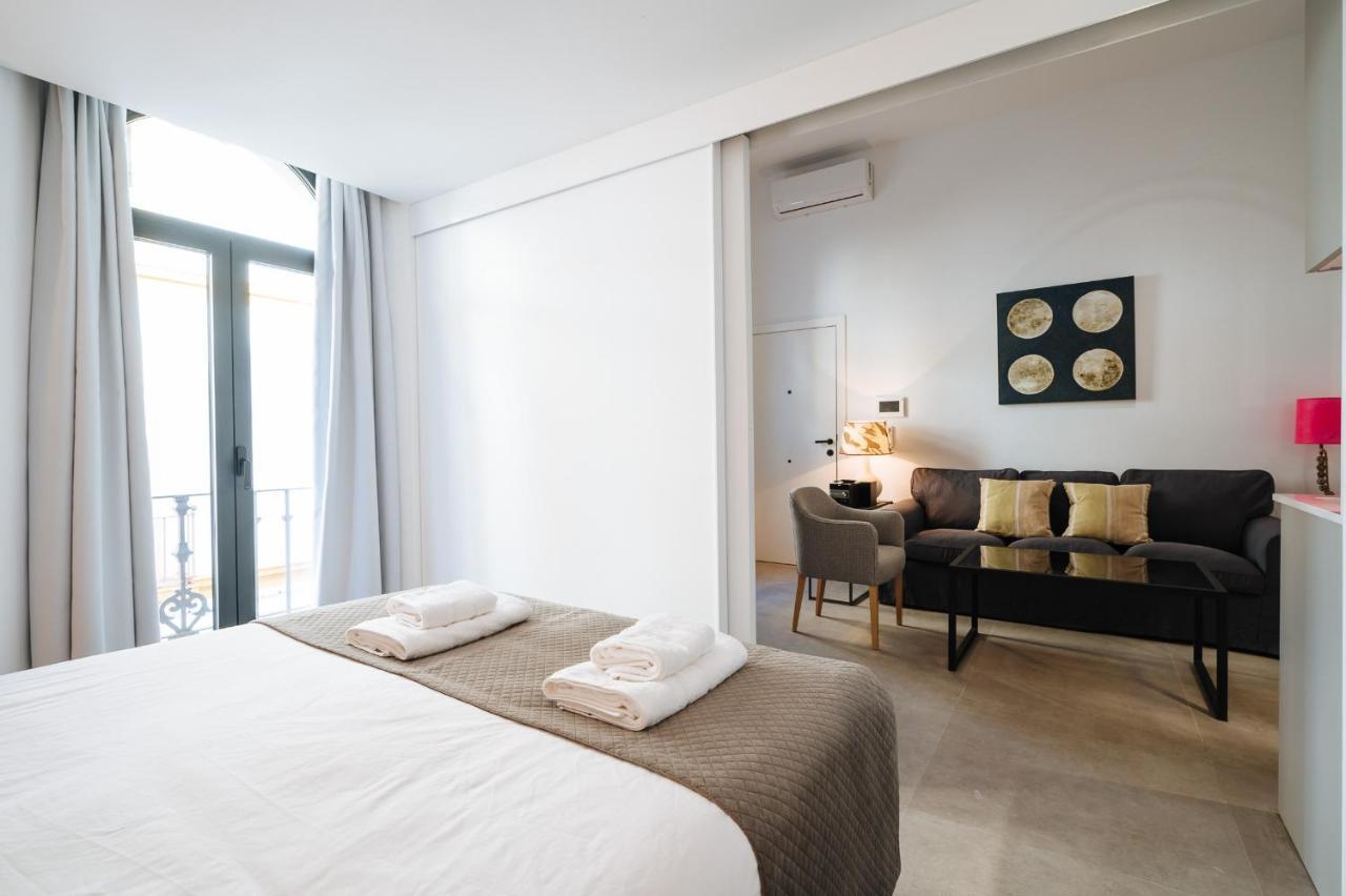 Apartamentos Montevideo 6 塞维利亚 外观 照片