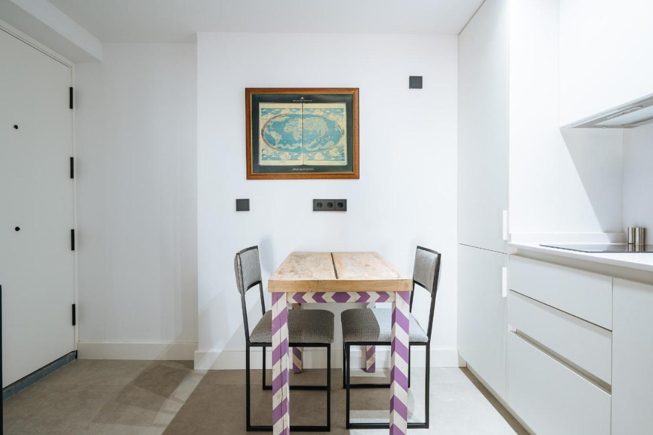 Apartamentos Montevideo 6 塞维利亚 外观 照片