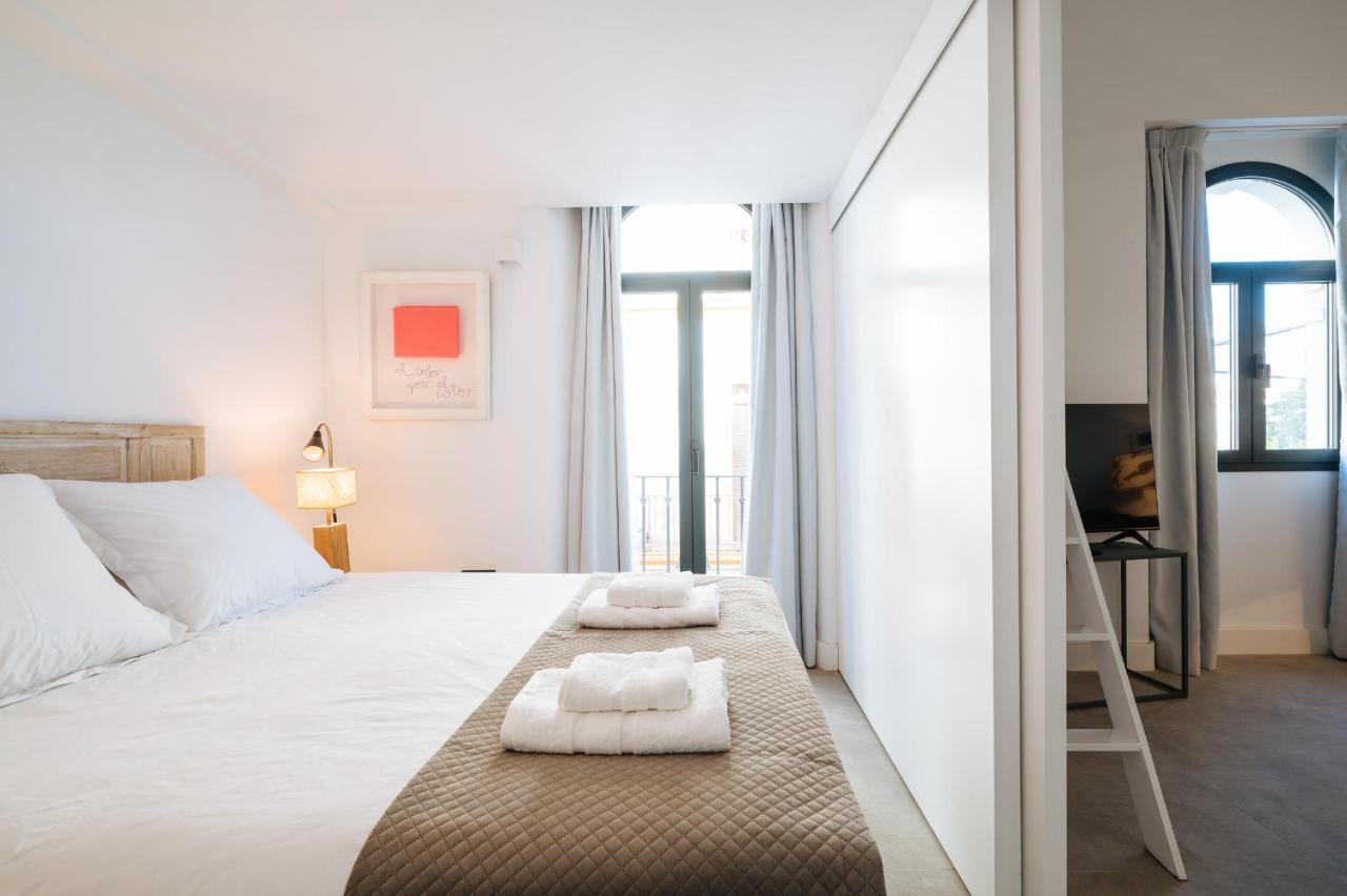 Apartamentos Montevideo 6 塞维利亚 外观 照片