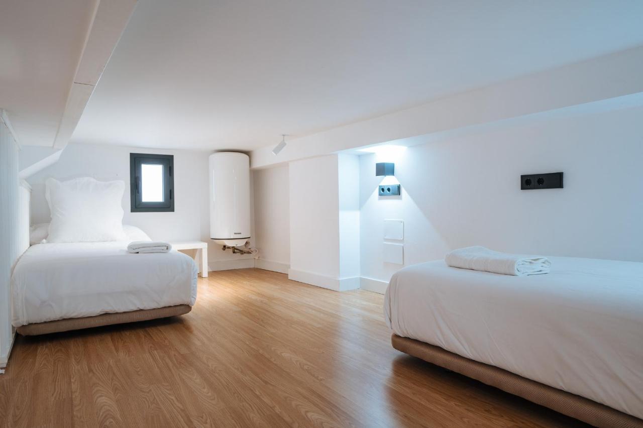 Apartamentos Montevideo 6 塞维利亚 外观 照片