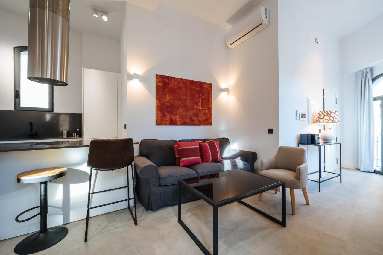 Apartamentos Montevideo 6 塞维利亚 外观 照片