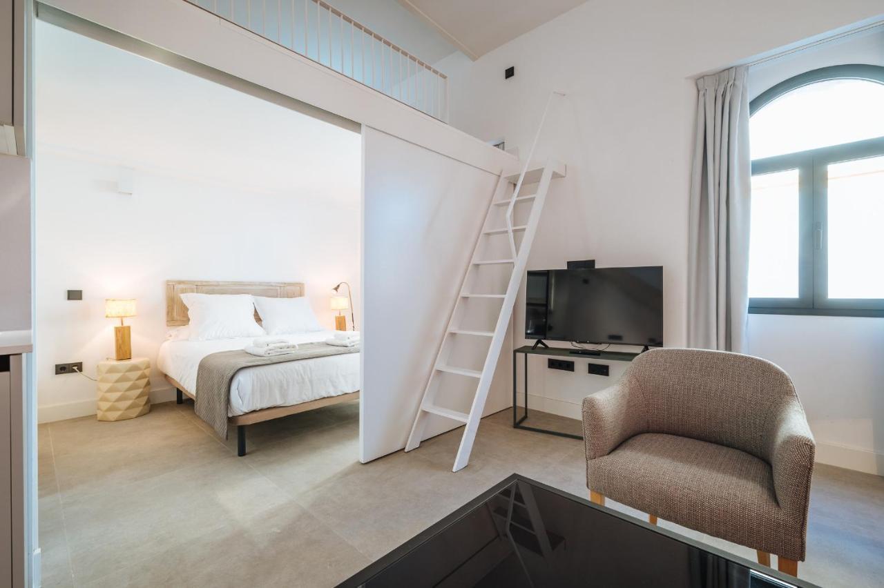 Apartamentos Montevideo 6 塞维利亚 外观 照片